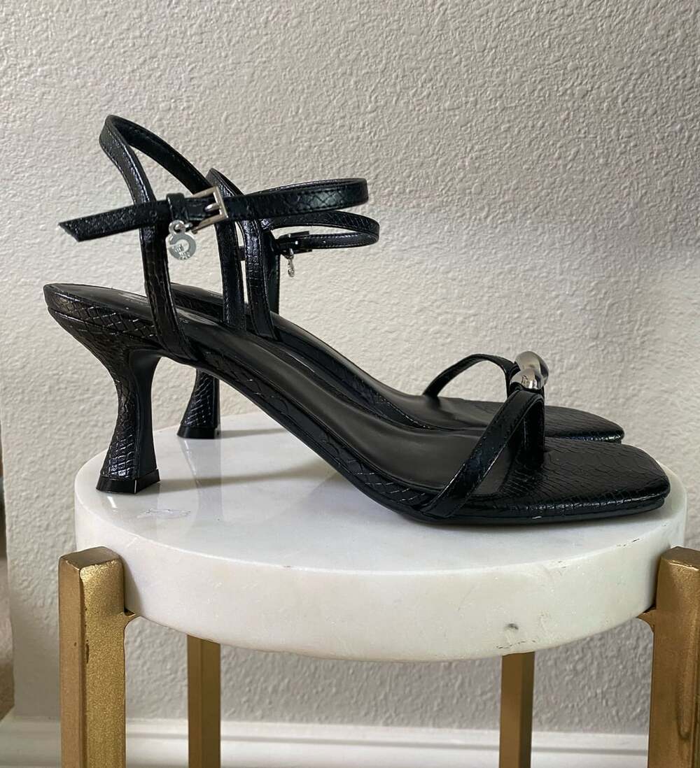 GBG Los Angeles Kitten Heel Sandals Size 8.5 Black Animal Print - Picture 5 of 8